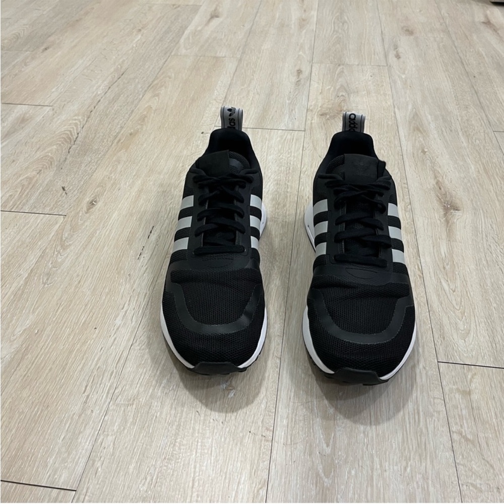 2 pairs of Adidas shoes. Mens size 12, excellent condition - Picture 2 of 8